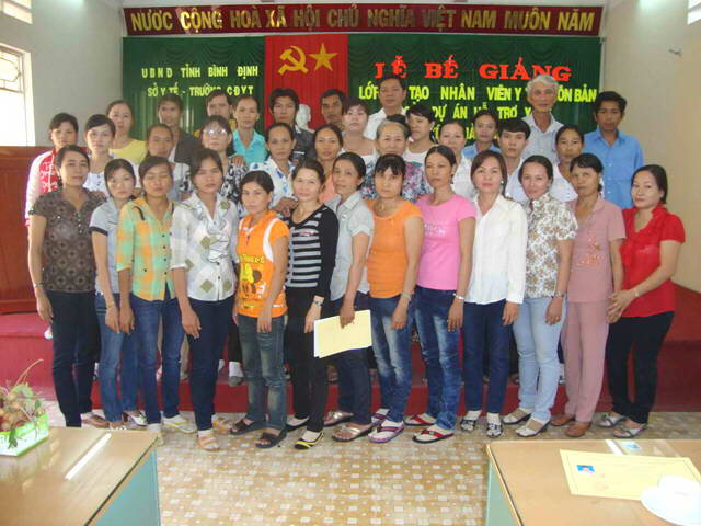 Tập thể lớp Nhân viên Y tế thôn bản 3 tháng